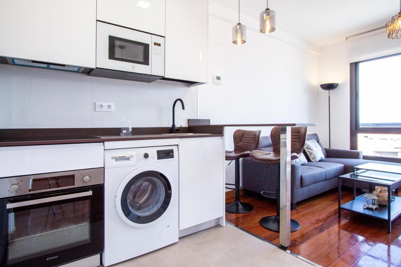 Apartamentos Castilla Luz Business Мадрид Екстериор снимка