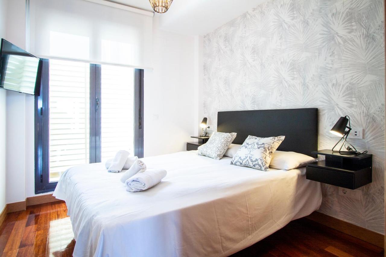 Apartamentos Castilla Luz Business Мадрид Екстериор снимка