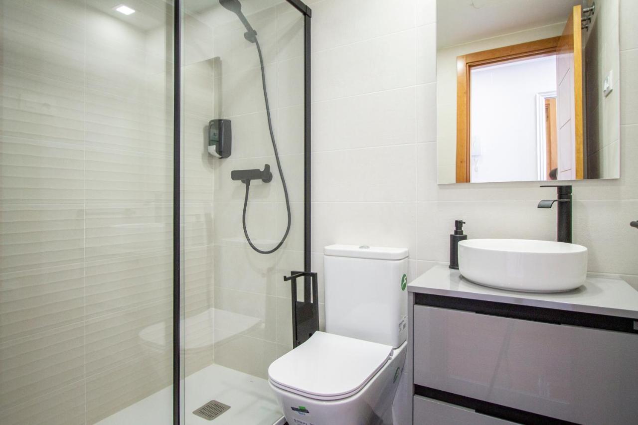 Apartamentos Castilla Luz Business Мадрид Екстериор снимка