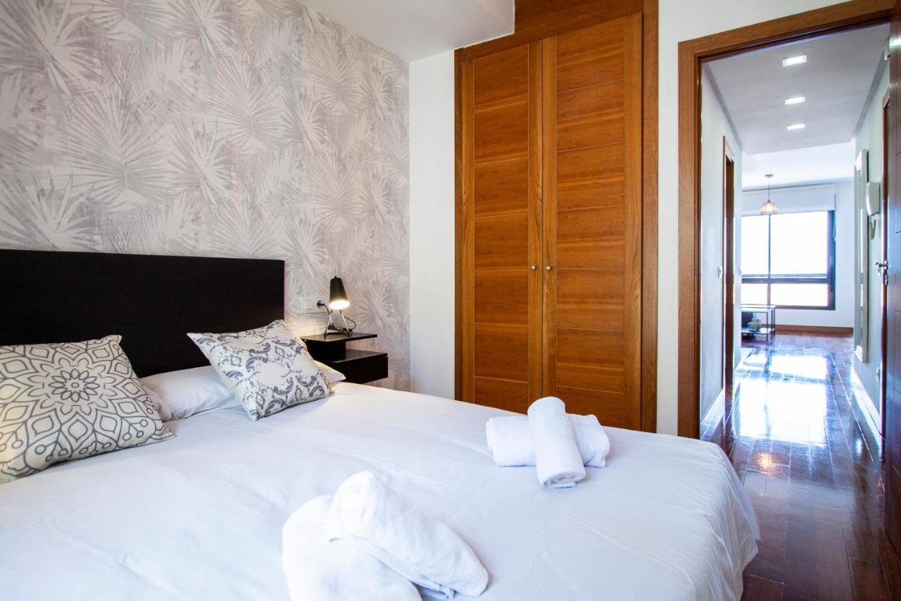 Apartamentos Castilla Luz Business Мадрид Екстериор снимка