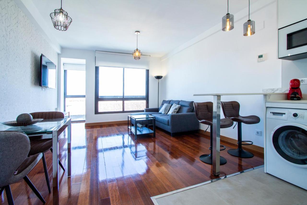 Apartamentos Castilla Luz Business Мадрид Екстериор снимка