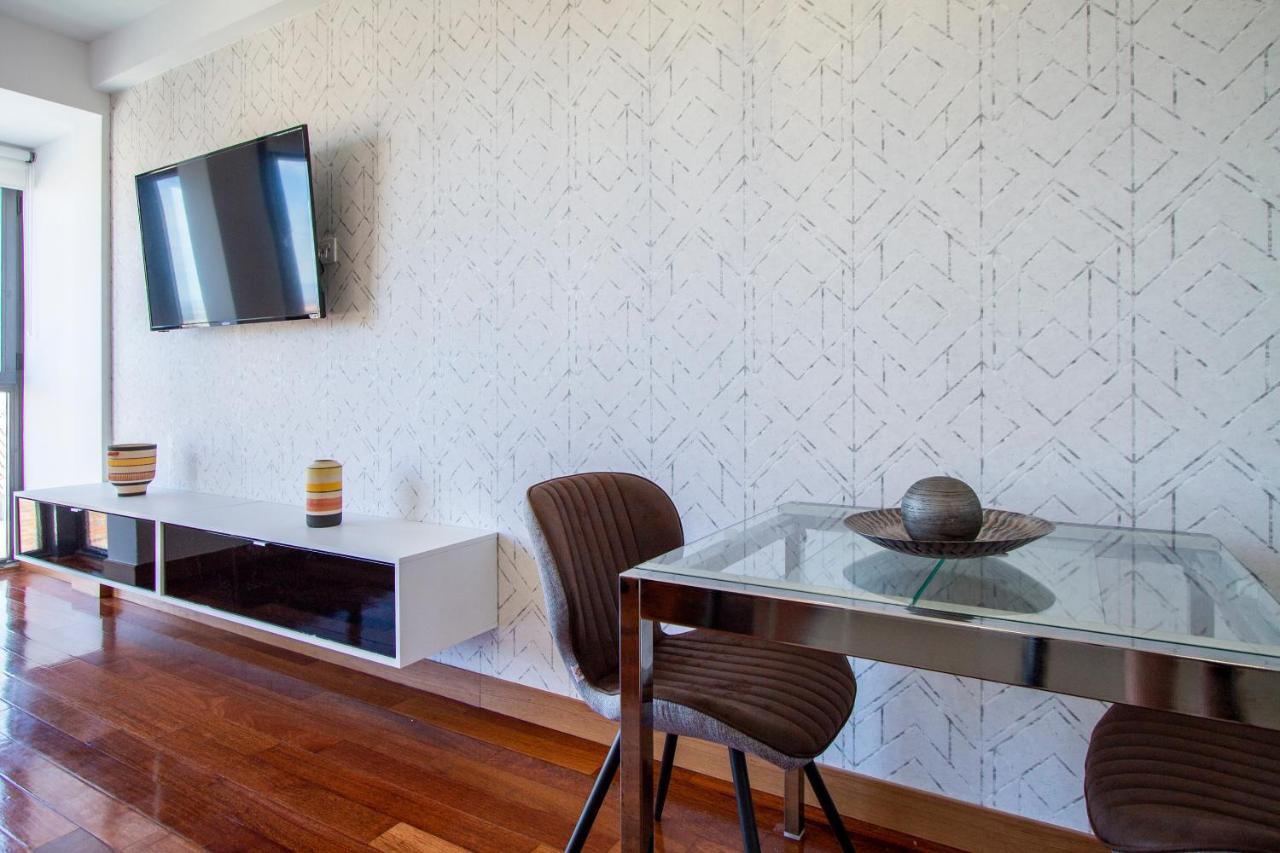 Apartamentos Castilla Luz Business Мадрид Екстериор снимка
