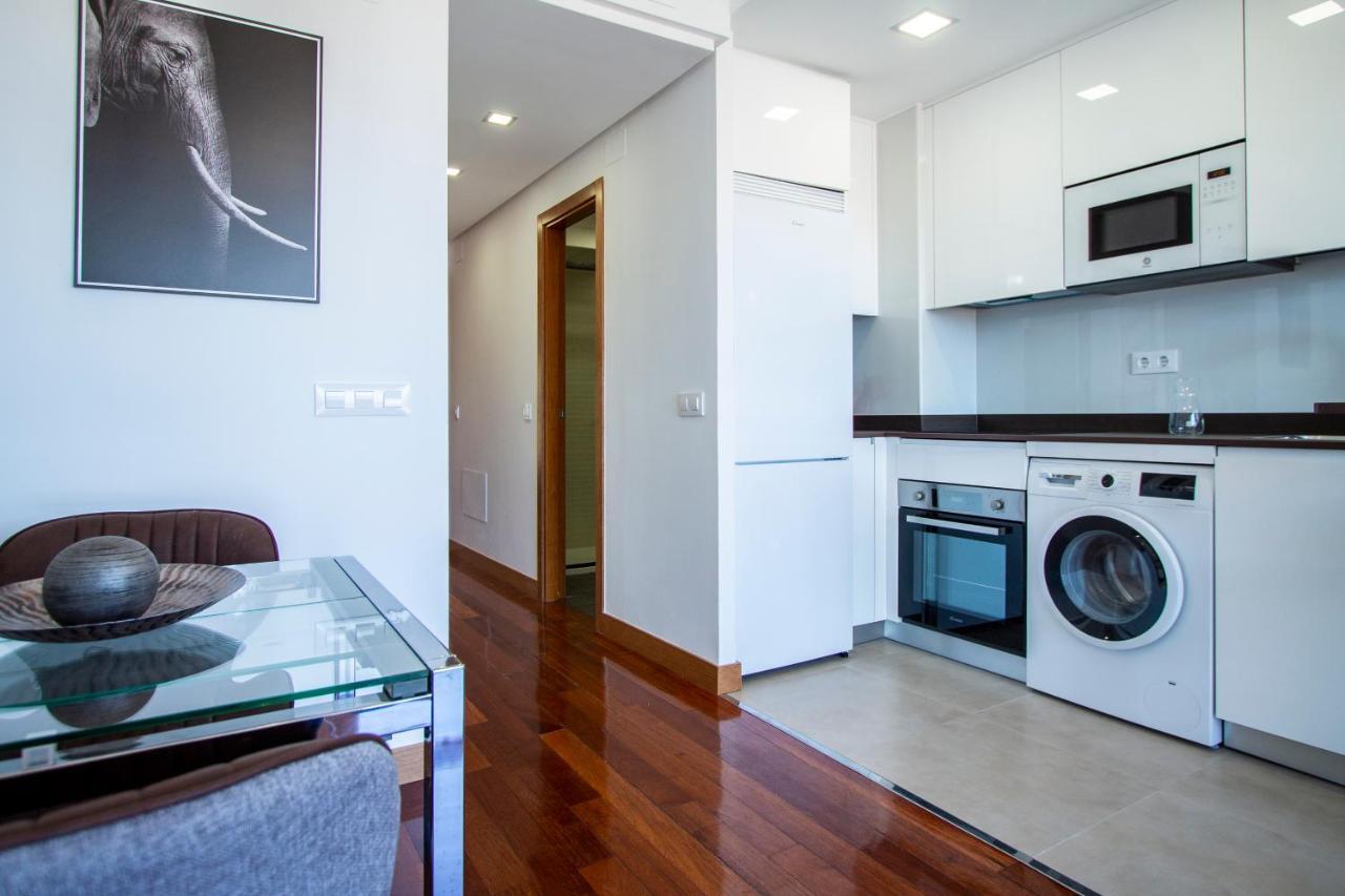 Apartamentos Castilla Luz Business Мадрид Екстериор снимка