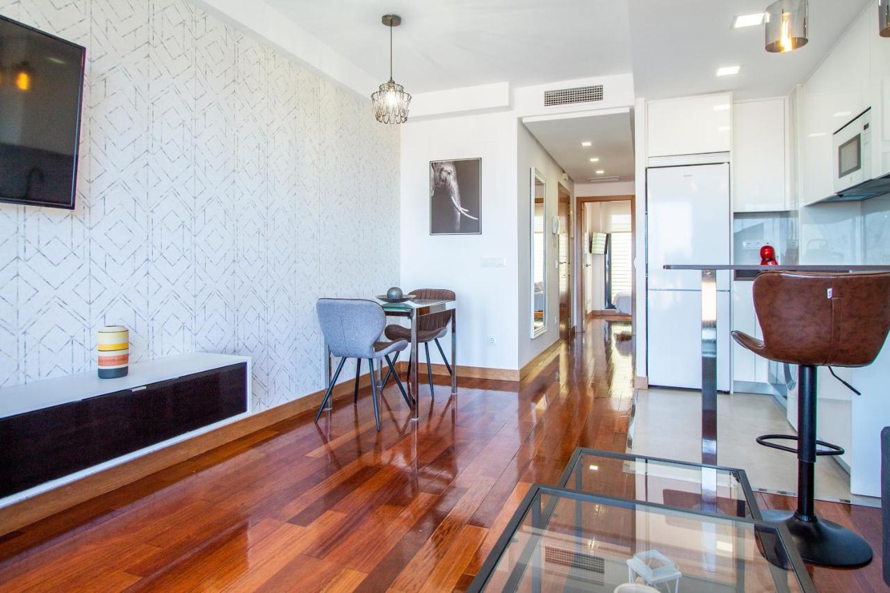 Apartamentos Castilla Luz Business Мадрид Екстериор снимка