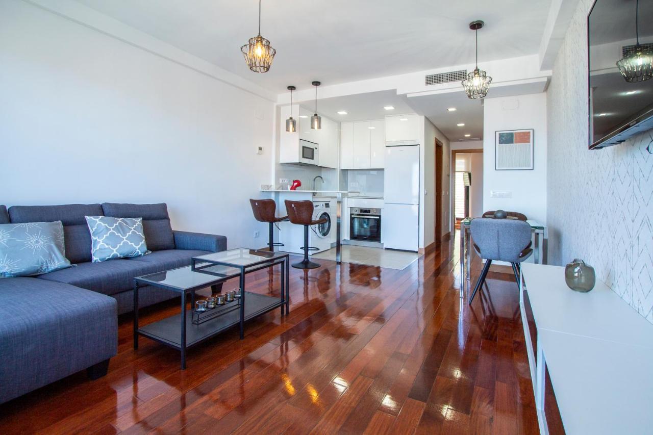 Apartamentos Castilla Luz Business Мадрид Екстериор снимка