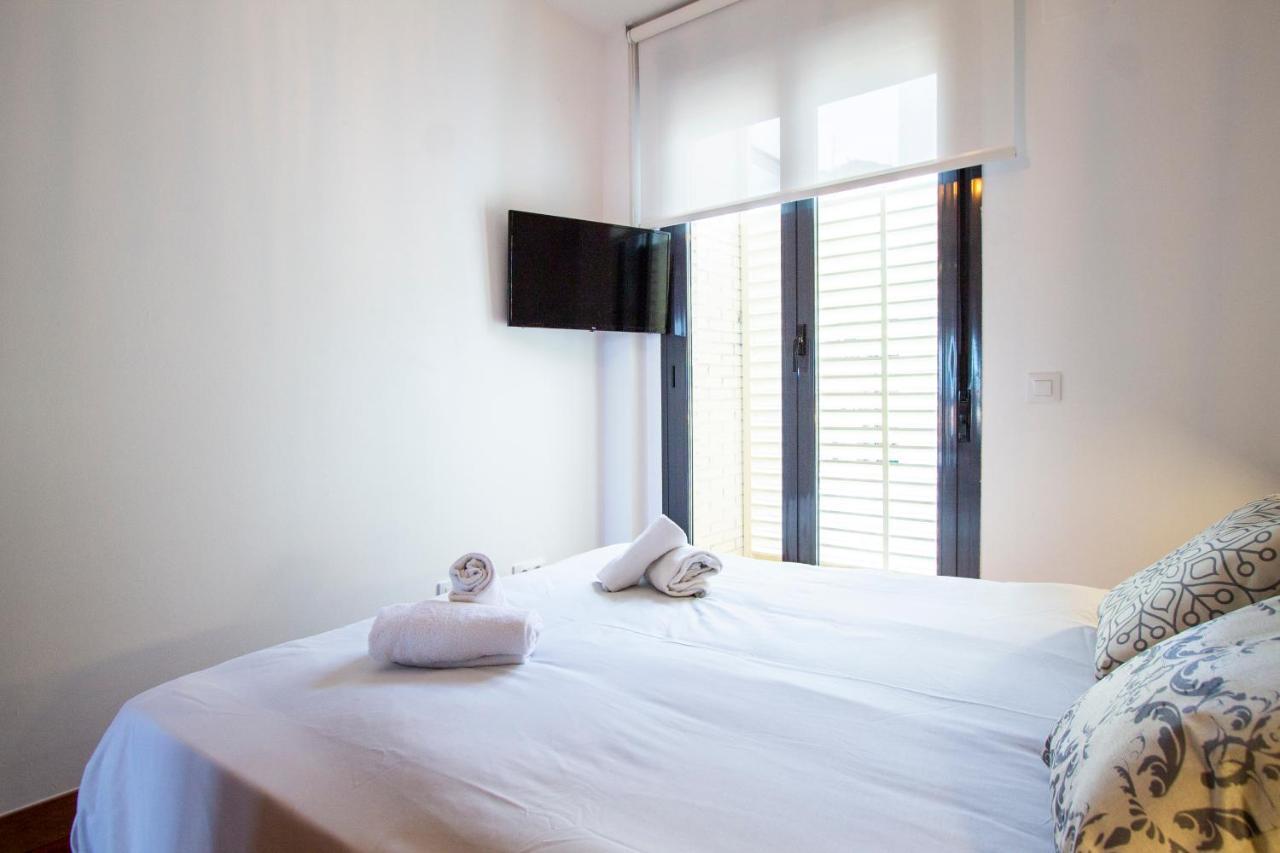 Apartamentos Castilla Luz Business Мадрид Екстериор снимка