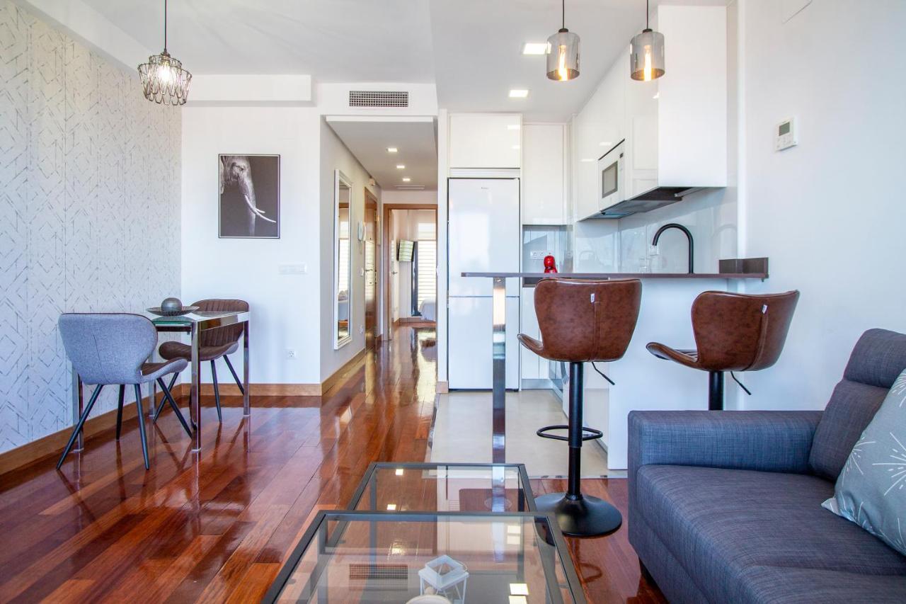Apartamentos Castilla Luz Business Мадрид Екстериор снимка