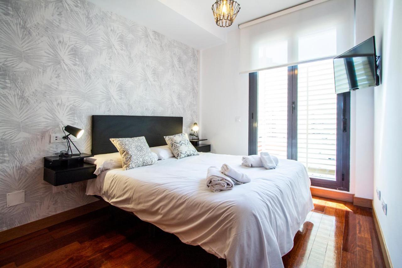 Apartamentos Castilla Luz Business Мадрид Екстериор снимка