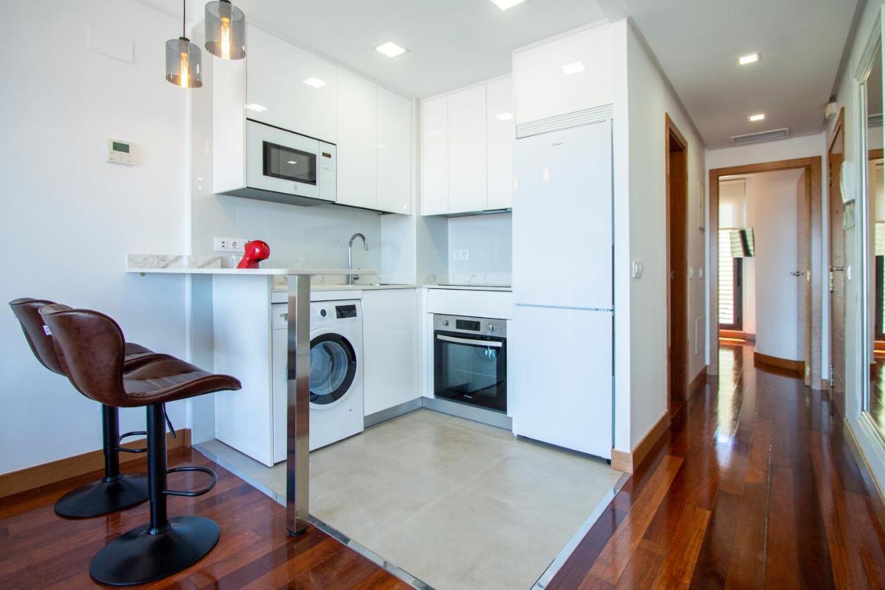 Apartamentos Castilla Luz Business Мадрид Екстериор снимка