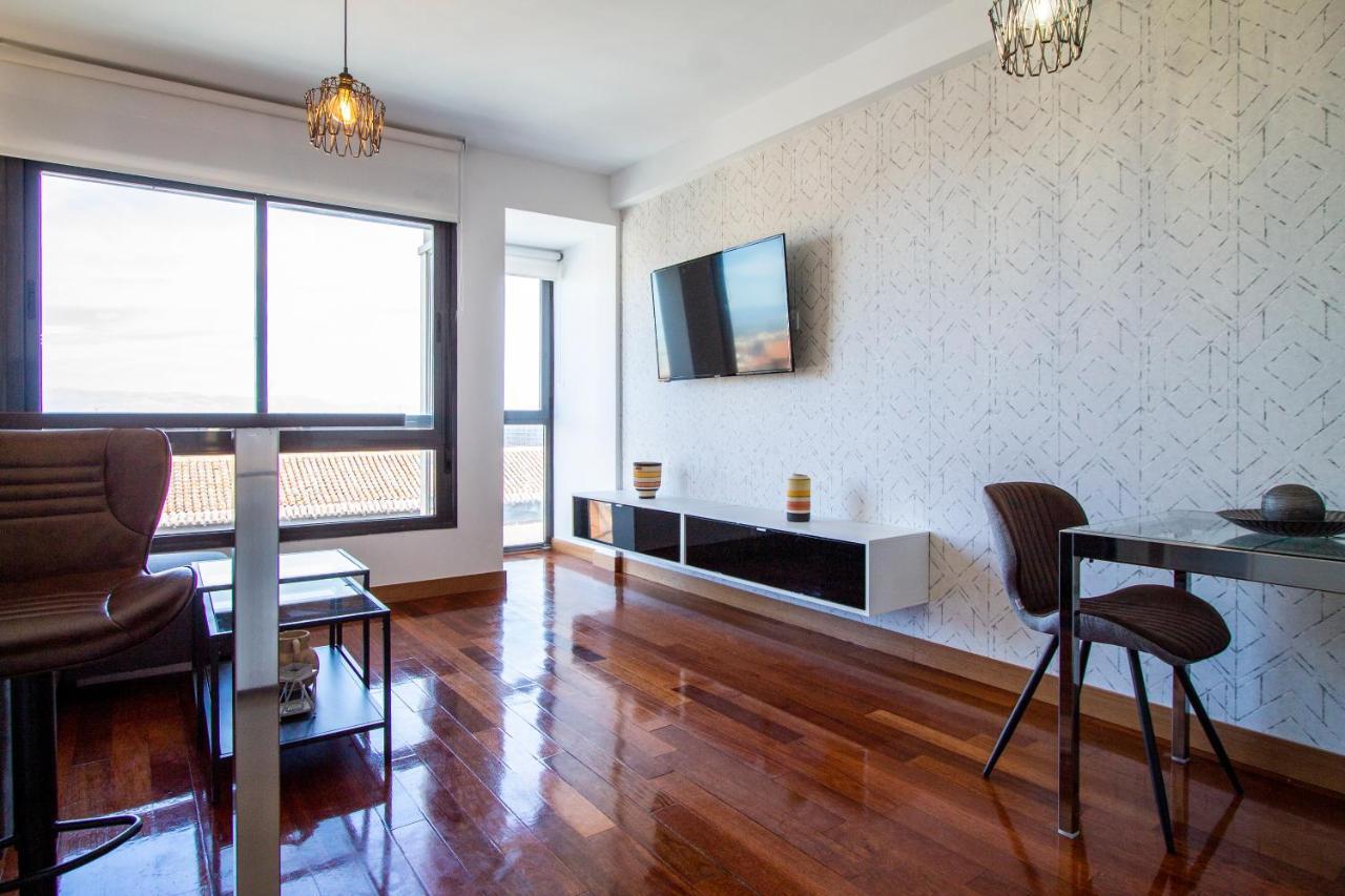 Apartamentos Castilla Luz Business Мадрид Екстериор снимка