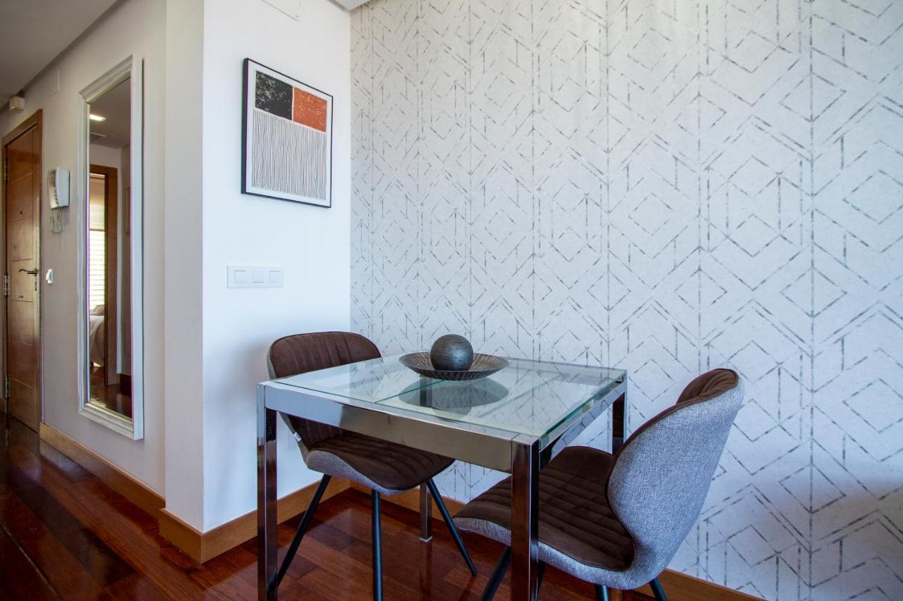 Apartamentos Castilla Luz Business Мадрид Екстериор снимка