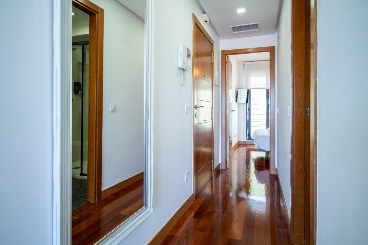 Apartamentos Castilla Luz Business Мадрид Екстериор снимка
