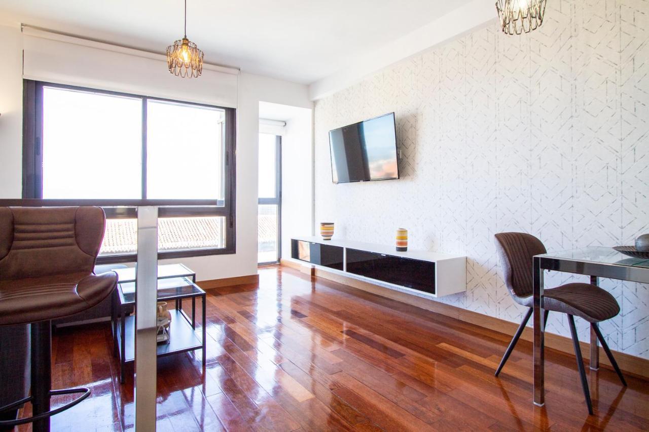 Apartamentos Castilla Luz Business Мадрид Екстериор снимка