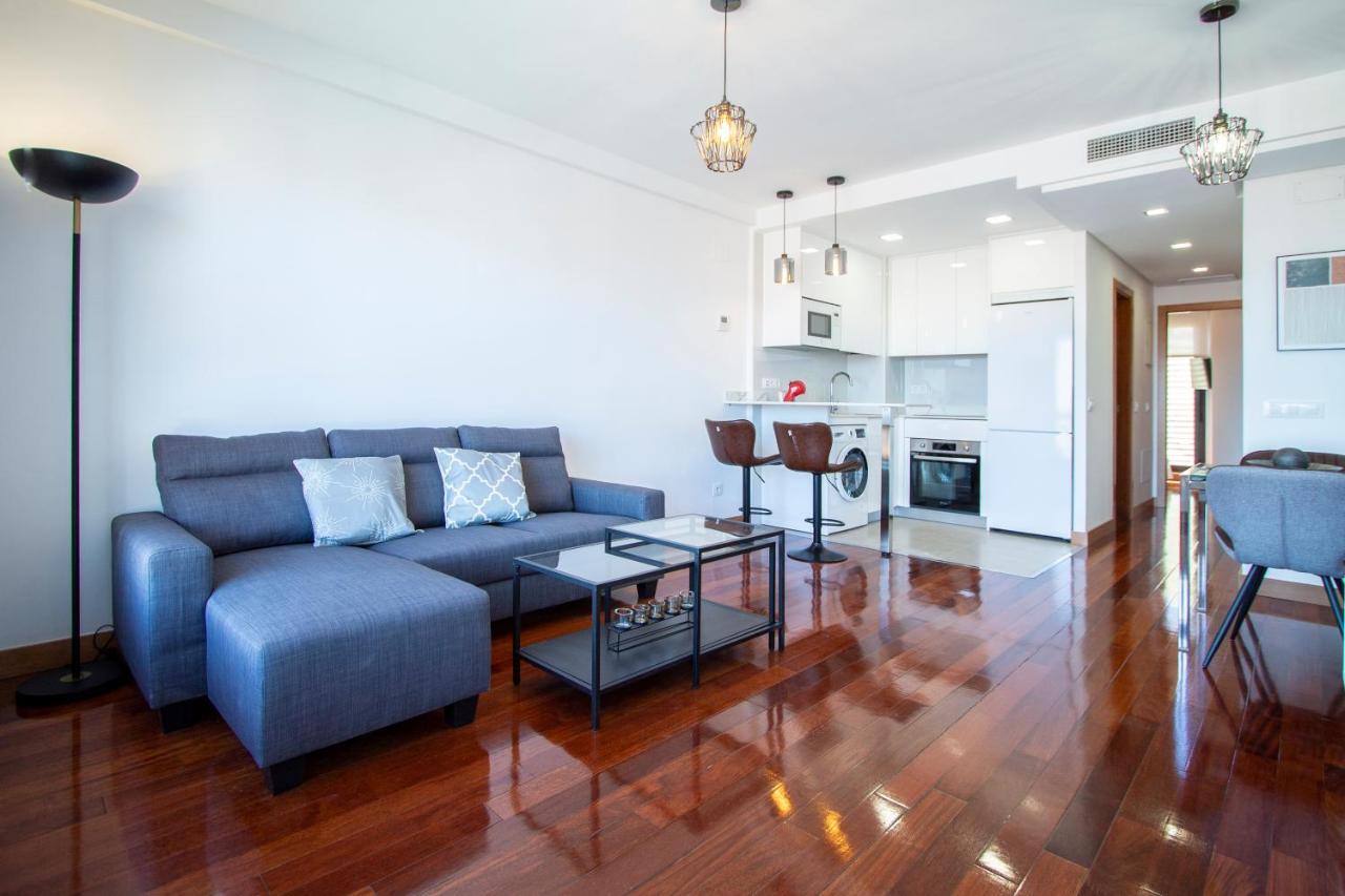 Apartamentos Castilla Luz Business Мадрид Екстериор снимка