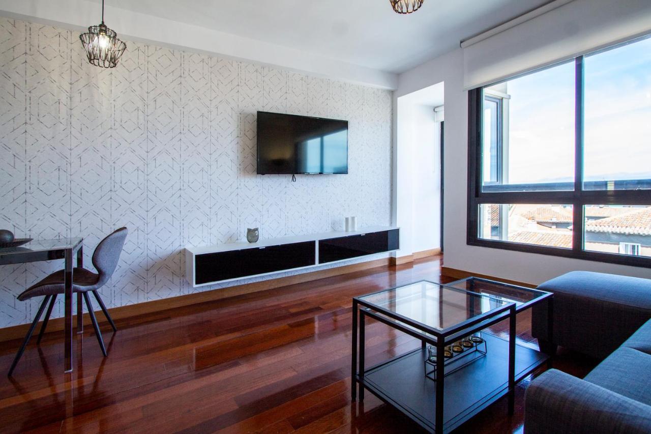 Apartamentos Castilla Luz Business Мадрид Екстериор снимка