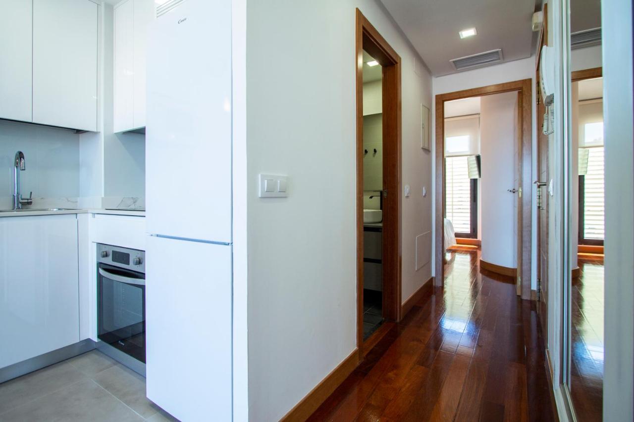 Apartamentos Castilla Luz Business Мадрид Екстериор снимка