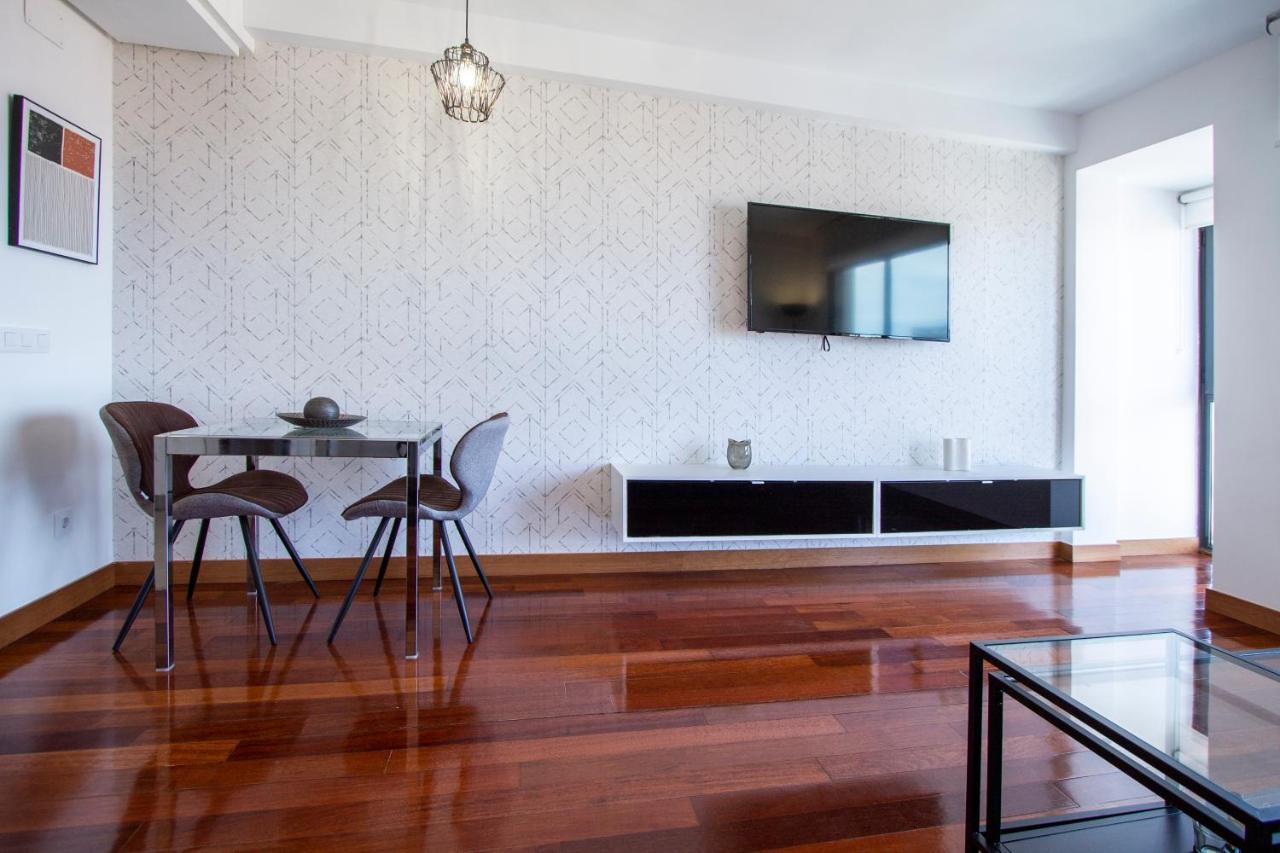 Apartamentos Castilla Luz Business Мадрид Екстериор снимка