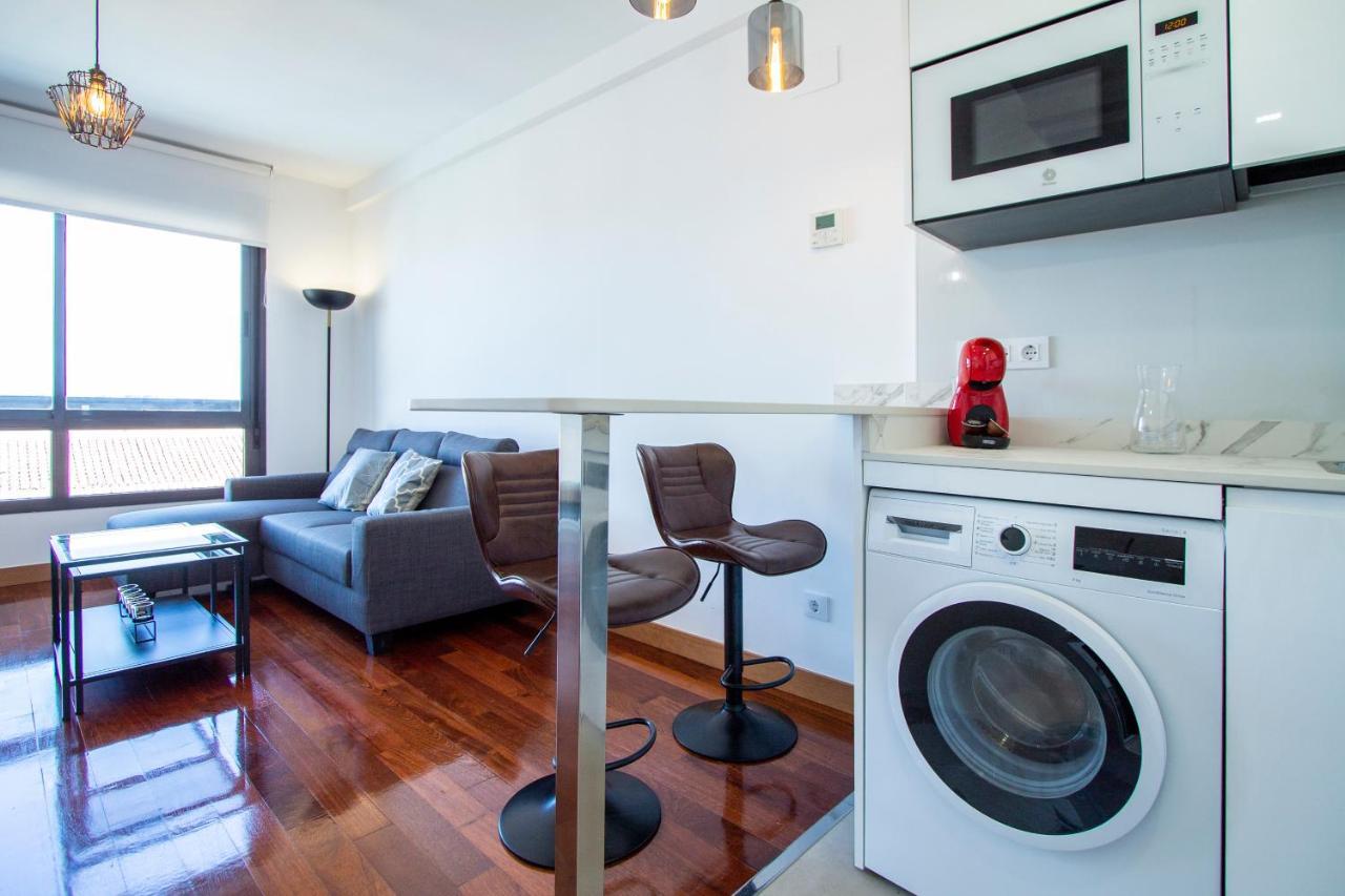Apartamentos Castilla Luz Business Мадрид Екстериор снимка