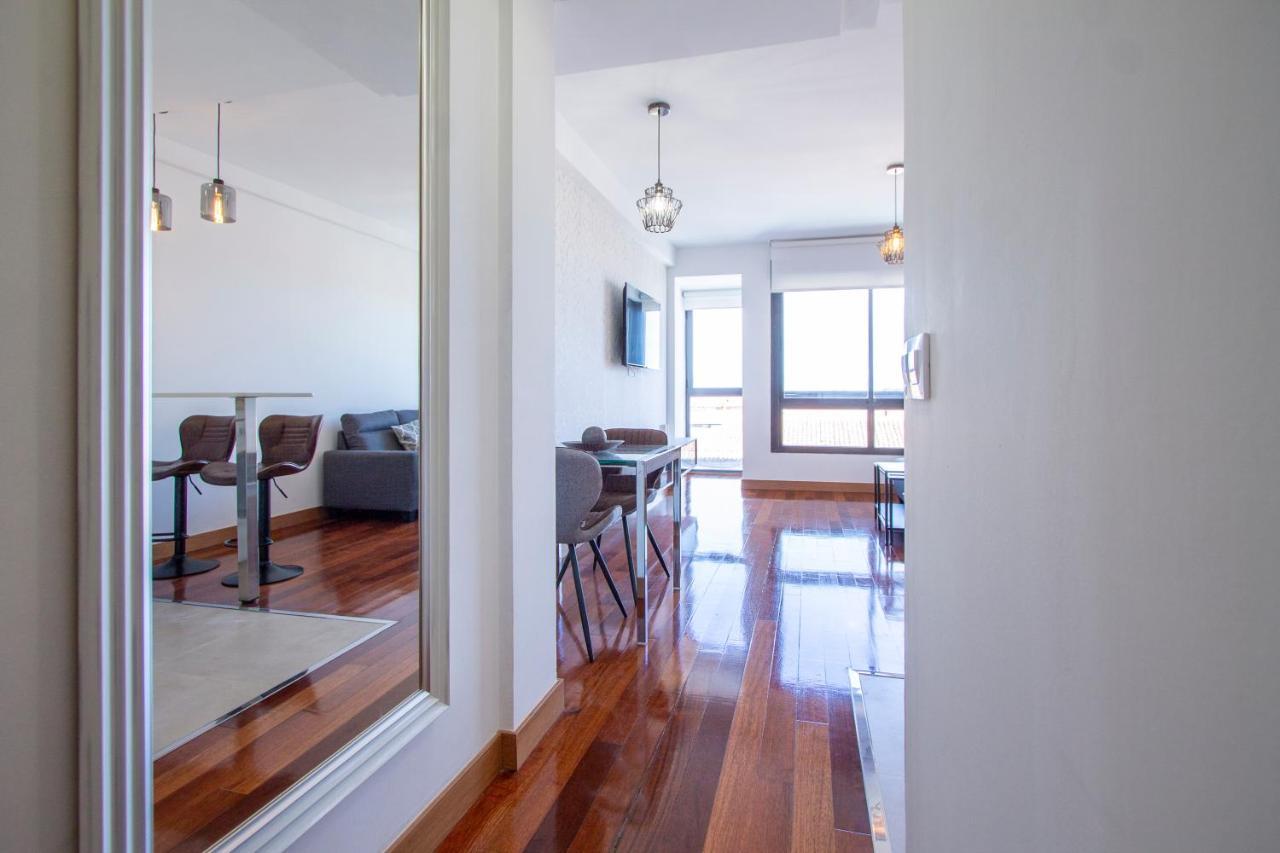 Apartamentos Castilla Luz Business Мадрид Екстериор снимка