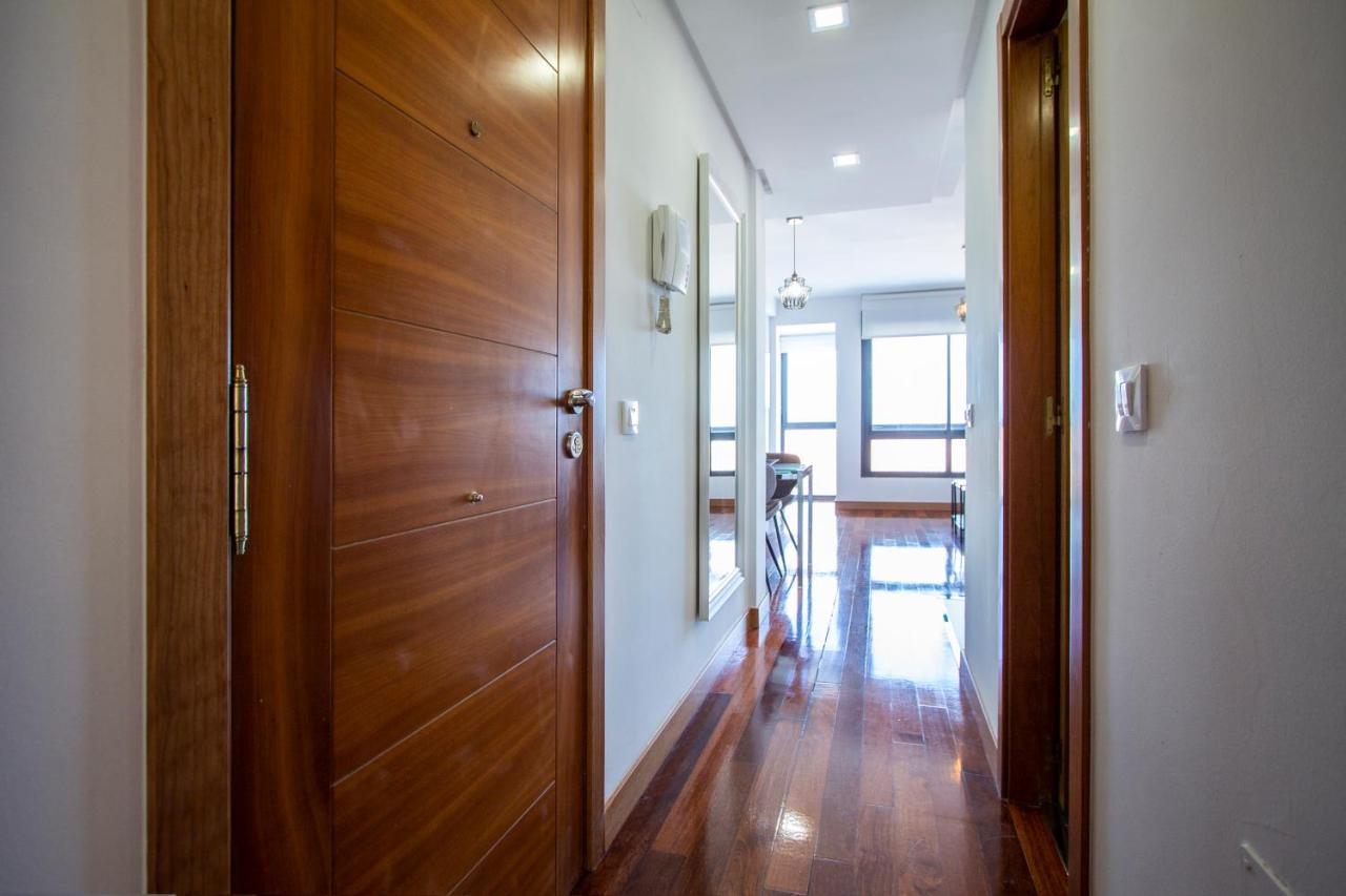 Apartamentos Castilla Luz Business Мадрид Екстериор снимка